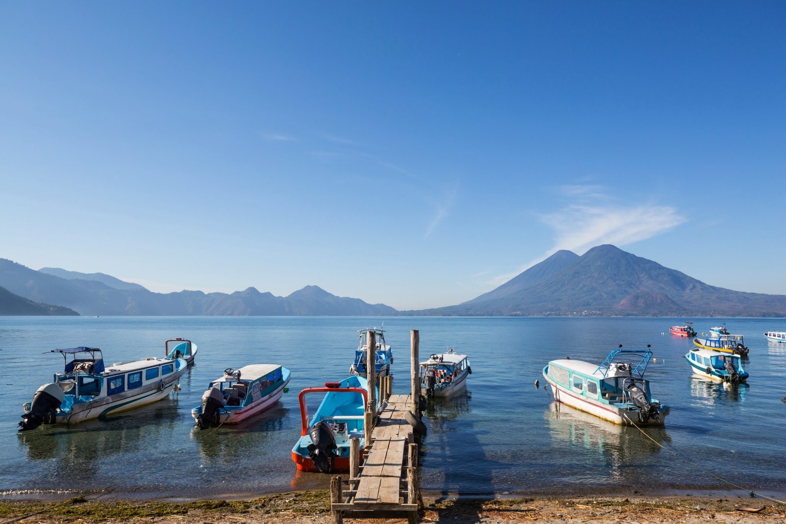 🚐 Shuttle: Antigua, Sacatepéquez → Panajachel, Sololá (13:30 PM)