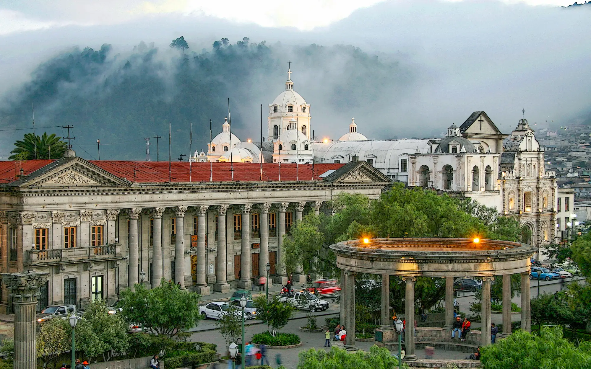 🚐 Shuttle: Antigua, Sacatepéquez → Quetzaltenango (Xela), Guatemala (12:30 PM)